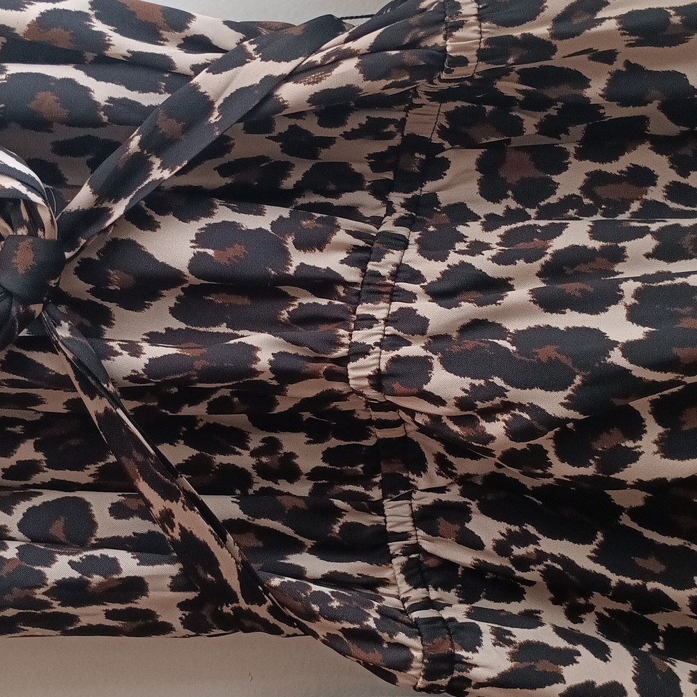 Beutiful Leopard print dress with belt - Picture 8 of 8